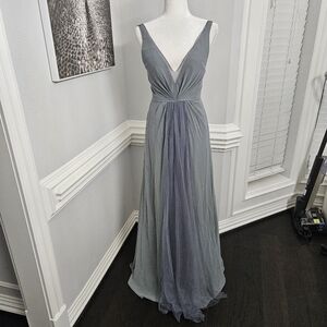 Monique Lhuillier Bridesmaids Deep V-Neck Chiffon Tulle Gown Sz 2 gray
